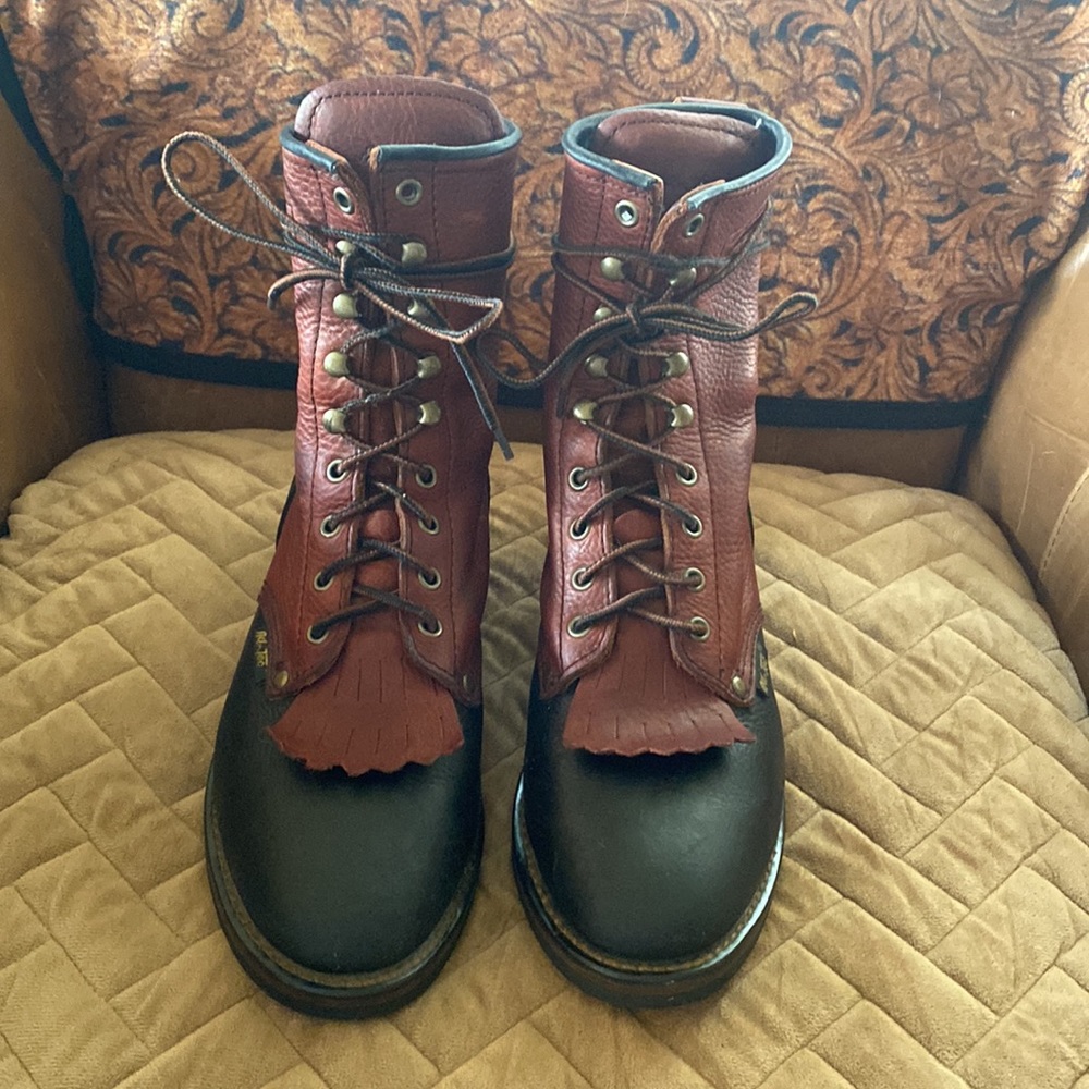 Western Packer 8”. Black/ Dark Cherry